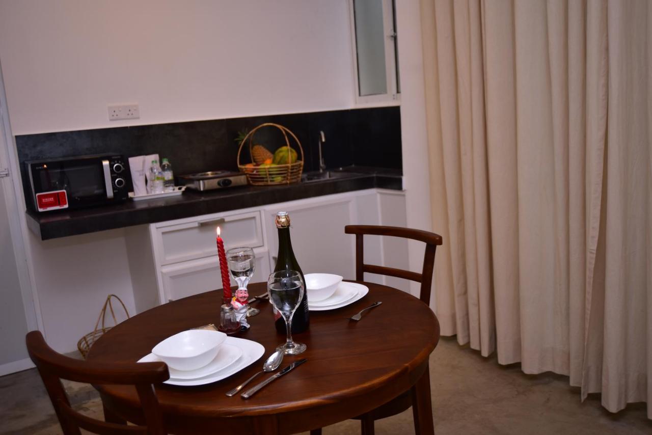 Lily Holiday Apartments Hikkaduwa Exterior foto
